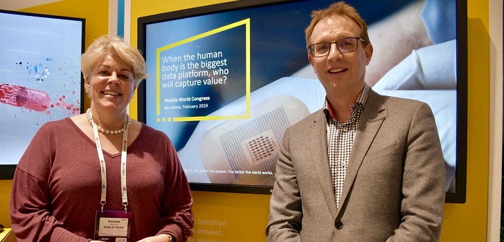 Pamela Spence y Daniel Mathews, miembros del equipo de EY especializado en ciencias de la salud Mathews (EY): “Las ‘farmas’ deben fidelizar a los pacientes igual que Amazon a sus clientes”